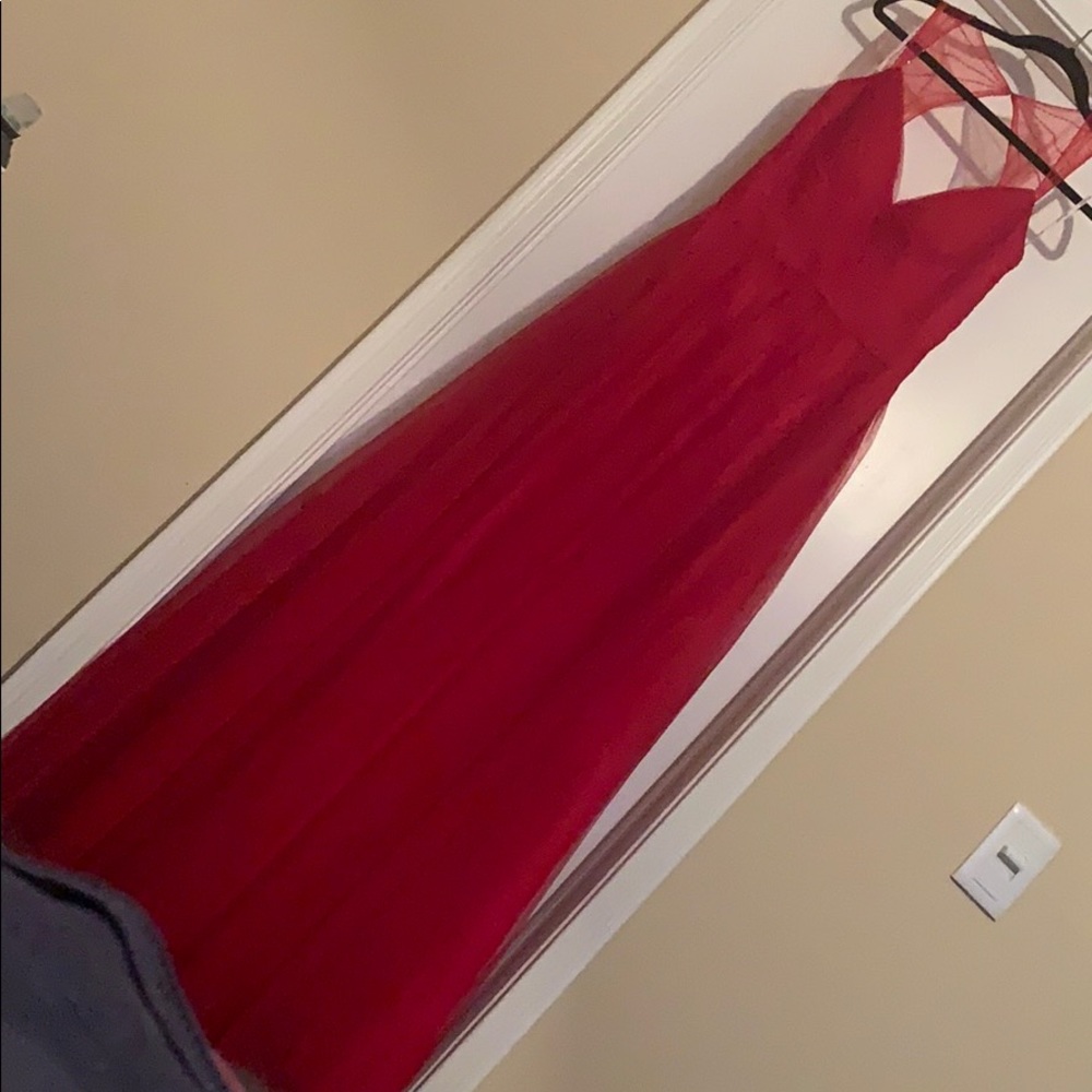 Red Keyhole Back Formal Dress